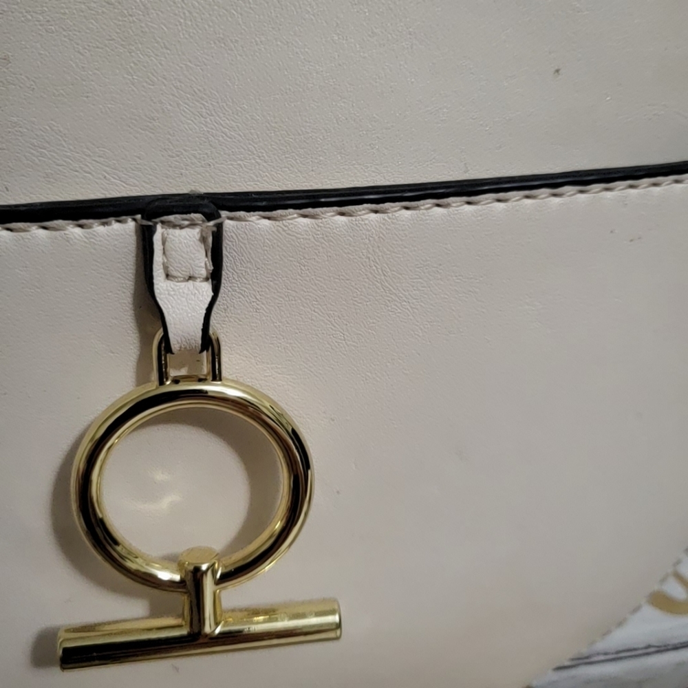 Vintage Tote Round